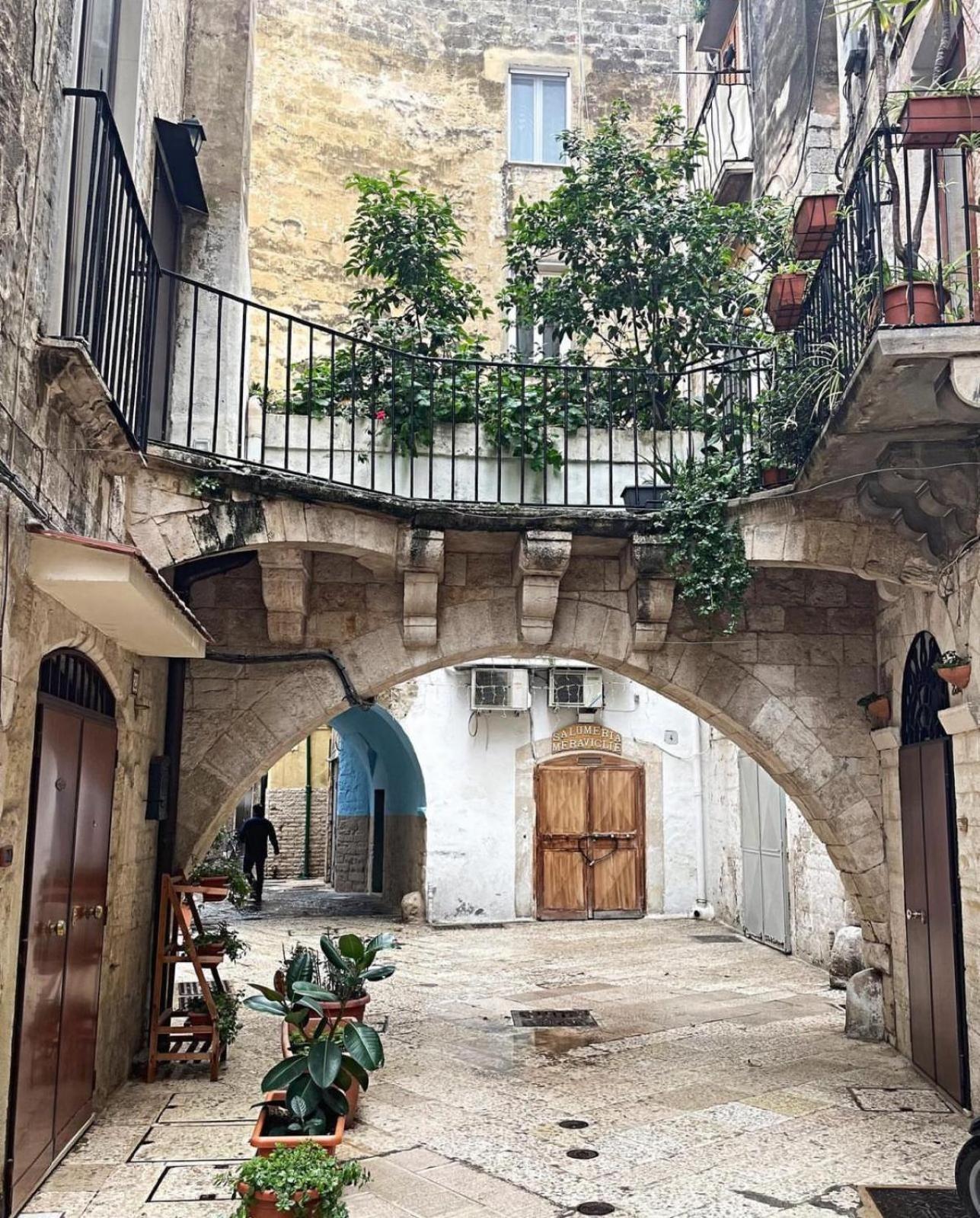Cantovi Bari Esterno foto