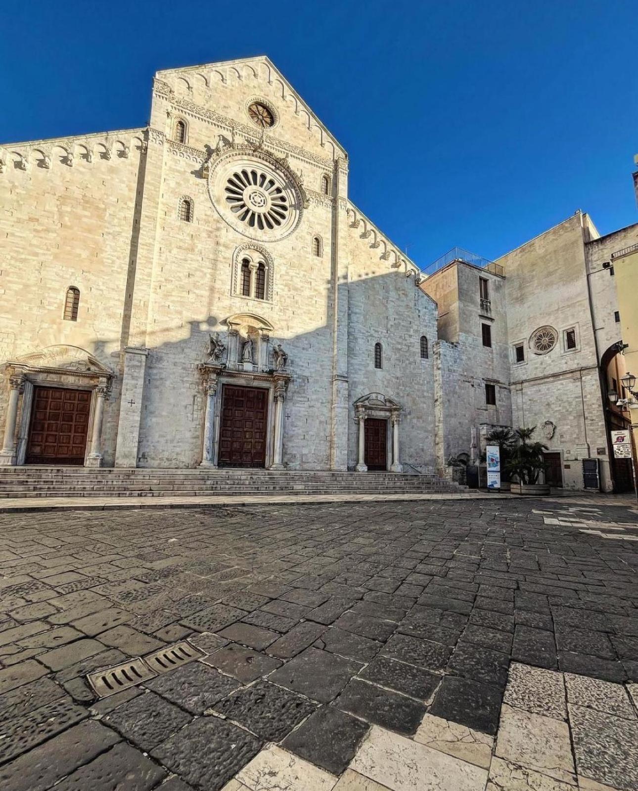 Cantovi Bari Esterno foto