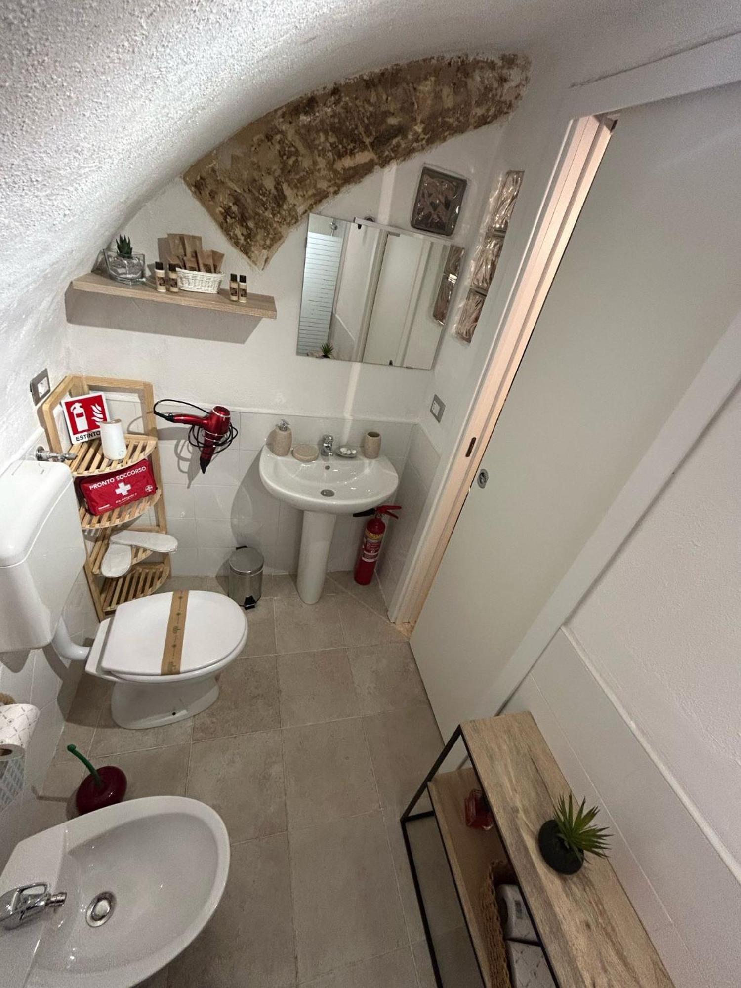 Cantovi Bari Esterno foto